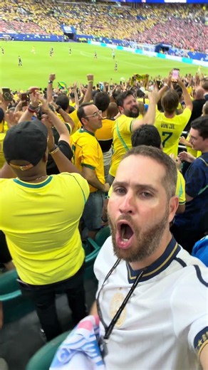 É hora de conhecer o rival do Brasil e eu desconheço forma melhor de torcer. Valeu, Dorval! #BBMP
