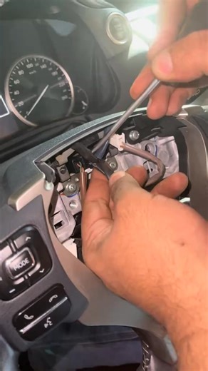 Steering wheel clock spring replacement #mechanic #usatilktok🇺🇸 #automotive #tipsandtricks | carautomotive3