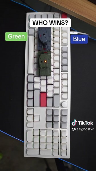 Is bro a bot? #tank #toys #remote #desk