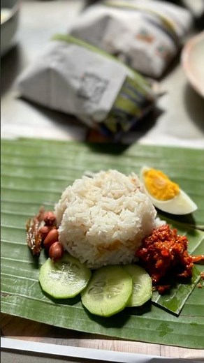 How to Fold Nasi Lemak Like a Malaysian Chef
