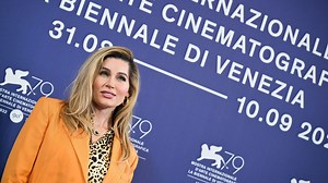 Trace Lysette, actrice transgenre, présente le film 'Monica' à la Mostra de Venise - RTBF Actus