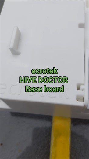 Showing a FANCY ecrotek HIVE DOCTOR base board | Simon Gerblich