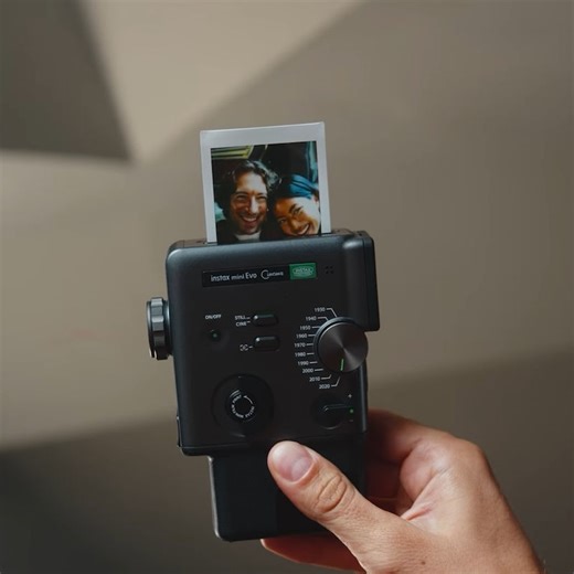 Fujifilm unveils the new instax mini Evo Cinema, the new hybrid instant camera