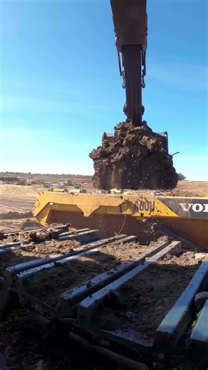Collins' Volvo EC950F Excavators in Action