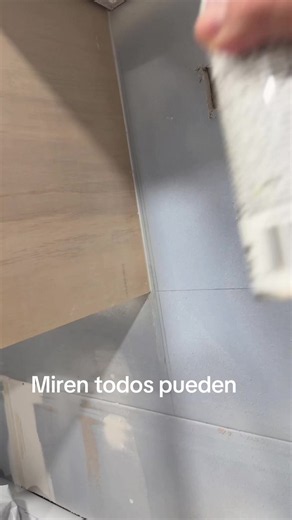 Cómo aplicar primer en aerosol desde lejos — Sí puedes