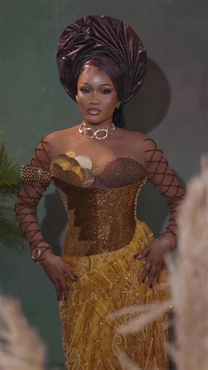 Please In all you do as a bride, get good vendors for your big day! Dress from us of course 🥰 Makeup artist- @Glamourblinks01 Videography- @VJ Onyekachi Gele- @gelebymide Hair installation- @HAIRSTYLIST IN LASU OJO/ IBA #fashiondesignerinojo #lagosfashiondesigner #jeniphaisrealofficial #igboattire