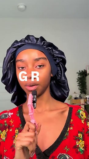 #grwm Products shown: pixi lip mask clinique active glow serum good molecules wake up eye gel ultra violette spf 50 patrick ta major skin concealer One size concealer Charlotte tilbury foundation stick Rimmel london multi tasker concealer (contour shade) Charlotte tilbury blush stick huda beauty loose powder in cherry blossom and pressed powder in banana bread sona cosmetics eye liner Saie cityset setting spray