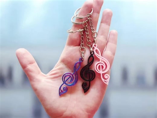 🎶✨ Music lovers, this one’s for you! 🎵 This elegant treble clef keychain is a lightweight, stylish accessory — perfect for keys, bags, or instrument cases. A lovely little gift for musicians and music fans! 🎼💖 #TrebleClefKeychain #MusicKeychain #MusicLoversGift #MusicianGift #MusicAccessory