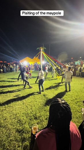 Traditional Maypole Plaiting at Mae's School Fair