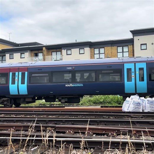 Class 375/3 Train ( Southeastern )