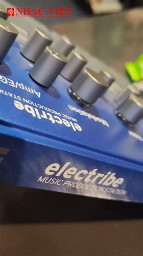 🎹 KORG ELECTRIBE 2 BL – Music Production Station 🎶 Video dưới đây sẽ demo toàn bộ tính năng nổi bật của Electribe 2 BL, trạm sản xuất âm nhạc nhỏ gọn nhưng cực mạnh mẽ dành cho producer hiện đại. 👉 Khám phá ngay để thấy vì sao Electribe luôn là “vũ khí bí mật” của nhiều anh em làm nhạc điện tử! THIẾT BỊ LÀM NHẠC KORG ELECTRIBE 2 BL: https://www.congtynhacviet.com/thiet-bi-lam-nhac/thiết-bị-lam-nhạc-korg-electribe2-bl #korg #electribe2bl #musicproduction #synthesizer #groovebox #congtynhacviet
