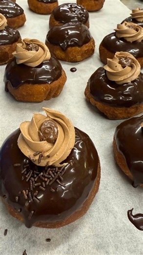 15 reactions · 12 comments | Okay bakery fam, it’s decision time!...