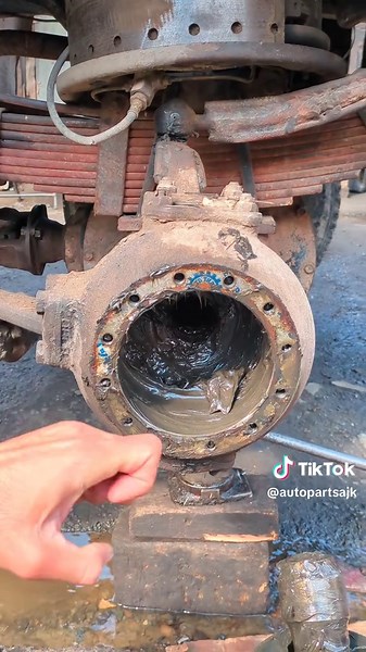 Front Axle Replacement Process for Heavy Duty Trucks