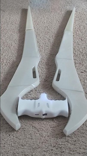 A full scale 3D printed Halo Energy Sword #3dprinting #3dmodels #cosplay #haloreach