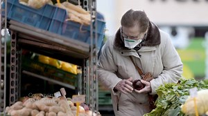 There are a lot of mixed messages about wearing a mask to protect against COVID-19, so what should you do? Reporting: Salimah Shivji | CBC News: The National