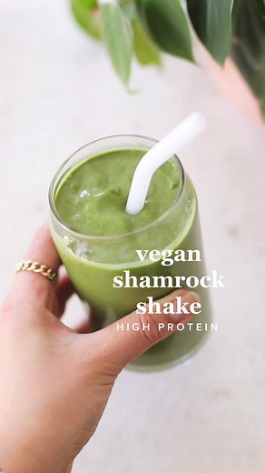 Reply to @notgranola smoothie week day 5 🙂☘️ #vegan #vegantiktok #plantbased #veganrecipes ￼#smoothie #smoothierecipe #highprotein #foodontiktok