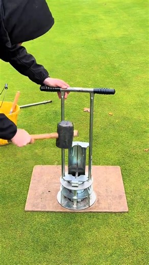 ⛳️🔥🍂👊 #Changingholes #fridaygolf #courselife | Marland Golf Course