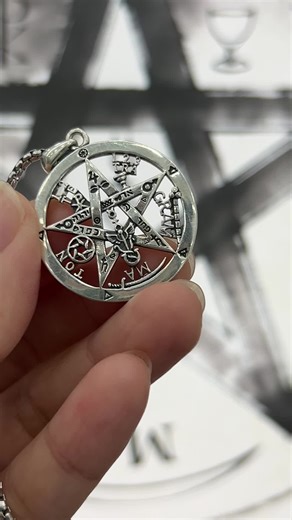 #sebina #s925 #jewelry #tetragrammaton #necklace #tetragramaton #pendant #protective #tiktok #fyp #tiktokhacks #fy #viral #foryoupage #tiktokmademebuyit #jewelryforwomen #women #men #accessories #pentagram