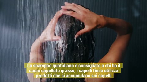 Lavare i capelli tutti i giorni fa male?