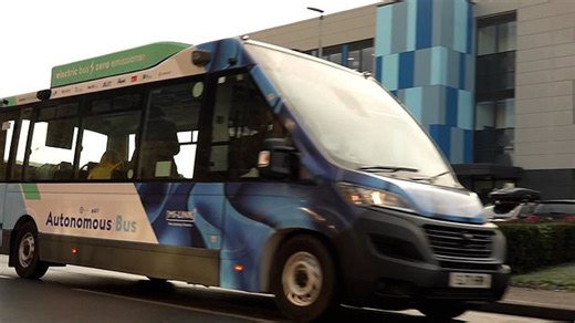 'Driverless' bus takes to the road at business park in Oxfordshire