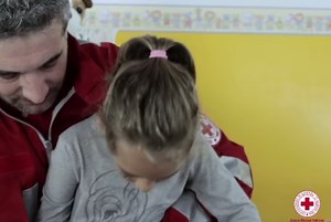 Disostruzione delle Vie Aeree: come fare da soli la manovra di Heimlich antisoffocamento