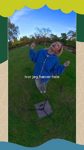 Du kender hende sikkert godt… hende med Skyklapper🤲🏽 Sangen der vælter TikTok, spiller nonstop på radioen og får hele Danmark til at synge med, nu kan du glæde dig til at hun synger på Strandtangen🩷 Rosas univers blander humor, alvor og sproglige finurligheder på en måde, der skiller sig markant ud på den danske scene🎉 🎟️ Snup din billet nu: https://shop.skivefestival.dk/ Er du klar til at skråle Skyklapper for fuld skrald? 💛 #SkiveFestival #Rosa #skive @Følgere | Skive Festival