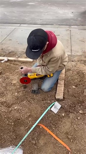 1.8K views | Cutting up a hammer! #framing #framers #construction | BRC ConstrucTion | Facebook