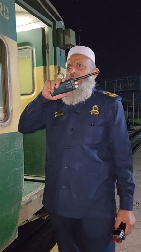 Mr Zahid Najeeb Saab working on 39up Jaffar Express RwP to PSC#shortfeed#travel#shorts#short#train..