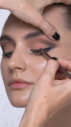 NATASHA DENONA on Instagram: "EVERYDAY ELONGATED FULL FACE tutorial ft. my NEW EYE SCULPT TEXTURE + TONE SOFT EYESHADOW PALETTE 🫶 See all makeup products I used below!!! ✨ #makeupbynatashadenona Makeup Details: Base: HY-GEN PRIMER SERUM HY-GLAM FOUNDATION shade N2 HY-GLAM CONCEALER N2 HY-GLAM CONCEALER N1 - brightening HY-SCULPT LIQUID BRONZER shade Bamboo Eyes: EYE SCULPT TEXTURE AND TONE SOFT EYESHADOW PALETTE P2 - eyelid, crease, lower lashline, outer corner R1 - browbone C1 - tear duct P1 -