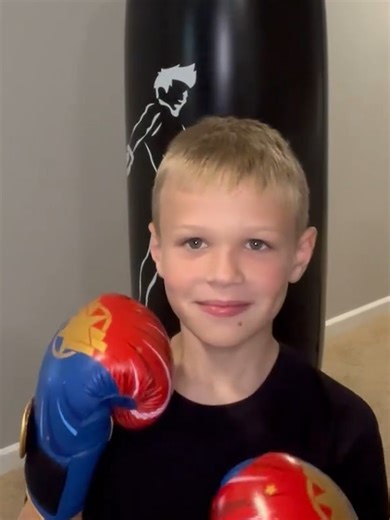 Training together. Growing stronger together. 🥊❤️ These kids boxing gloves are perfect for safe training at home or in the gym. Build confidence, discipline, and strong family moments. ✔ Soft padding for safe impact ✔ Lightweight & comfortable for kids ✔ Secure wrist support ✔ Perfect for beginner training #KidsBoxingGloves #ParentAndChild #YouthBoxing #KidsTraining #FamilyWorkout #ActiveKids #BeginnerBoxing #WYOXSports #BoxingTok Start their journey the right way 💪 Tap to shop now 👇