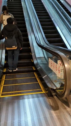 【⚠急勾配な巨大エスカレーター】みなとみらい駅「下を見るのはちょっと怖いかも😳」クイーンズスクエア 横浜高速鉄道みなとみらい線 横浜観光 みなとみらい21 横浜市西区