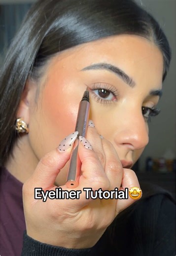 Quick Eyeliner Tutorial for Perfect Wings in 2 Minutes