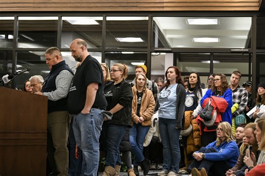 Hundreds pack Bemidji school board meeting to protest potential closure of J.W. Smith Elementary