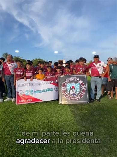 #IslaMujeres | La presidenta municipal, Atenea Gómez Ricalde, destacó que el nuevo campo de fútbol brinda a niñas, niños y jóvenes un espacio digno para su desarrollo y formación deportiva. ⚽💪