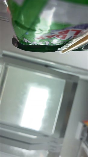 I was today years old when I found out the fridge lights turn off