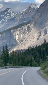 Icefields Parkway, Alberta, Canada #alberta #canada #explorealberta #banff #banffnationalpark #icefieldsparkway | Explore Alberta