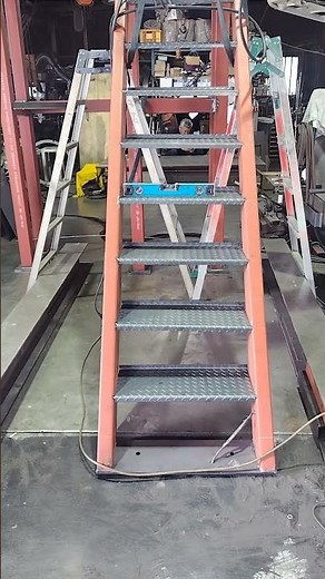 作業ステージ 階段製作 重量物据え付け