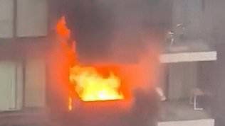 Fire engulfs two flats in Aldgate