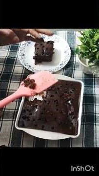 *YUMMIEST* HOT CHOCOLATE CAKE