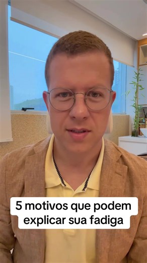 Fadiga persistente nem sempre é “falta de descanso”. Na prática clínica, muitos pacientes chegam cansados… já fizeram exames básicos… e continuam sem resposta. O problema, muitas vezes, está no que não foi investigado com profundidade. Existem causas comuns de fadiga que só aparecem quando olhamos com mais atenção para os exames laboratoriais: • deficiência de vitamina B12 • deficiência de folato • deficiência de ferro • alterações no cortisol • níveis inadequados de T3 Todos esses fatores impac