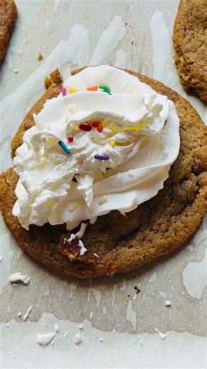 Unicorn cookie with cream and sprinkles 🍪🍪🍪🍪 quick easy recipe