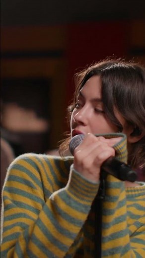 @GracieAbrams performs '405' live for #likeaversion