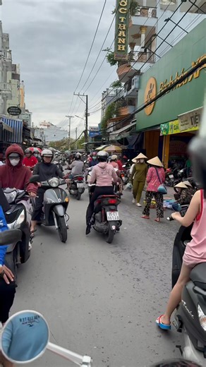 Nhà cho thuê trung tâm chợ Ngã Bảy Mặt tiền đuòng Triệu Ẩu Nhà mới 100% Kết cấu : 1 phòng khách siêu rộng , 1phòng ngủ ,1wc ,bếp, tolet… (5m x22m) Giá : 7trieu /1thang Lh e : 0939182526 xem nhà | Phượng Nguyễn