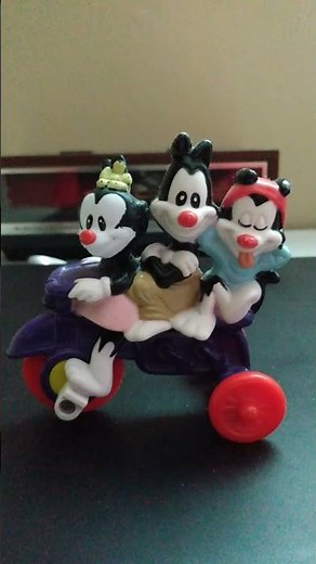 1994 Animaniacs Dot, Yakko, and Wakko happy meal toy