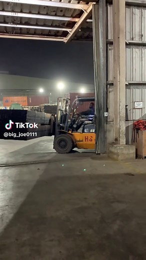 Mastering Forklift Operations for Beginners
