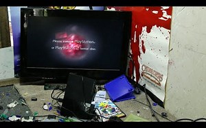 【smashthings1】Angry Gamer Destroys Sony PlayStation 2 Slim Console-TskJJSr1lcw