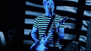 Jack White has a new custom Fender Jazzmaster and it has an onboard pitch-shifter