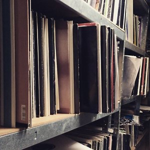 #noodlesgroovechronicles in the #vinylroom sampling beats, join our mailing list email info@groovechronicles.net come support good music #keepvinylalive #ukgarage #2step #house #jungle #dnb #brokenbeats #rave #hardcore #garage #trance #grime #dubstep #techno #chillout | Noodles - Groove Chronicles | Facebook