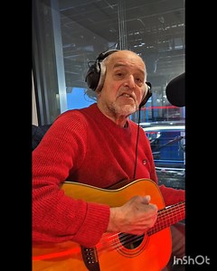 48K views · 407 reactions | Dnes po 9. hodině byl hostem Ranního vysílání s Kačkou a Vláďou legendární Plavec, Honza Vančura. Modrý měsíc nesměl chybět... (Omlouváme se za ten konec, Vláďa ty výšky musí ještě dopilovat ) | COUNTRY RADIO | Facebook