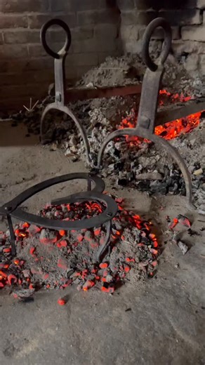 A story board on how I make a heart shaped cooking trivet - enjoy #howto #maker #make #trivet #heart #gotHeart #blacksmith #blacksmithing #metalwork #metal #iron #steel #heartcasedinsteel #anvil #shape #bend #forge #handforged #handmade #cookingtrivet #hotcoals #cookingwithfire | Lucky Nail Blacksmith